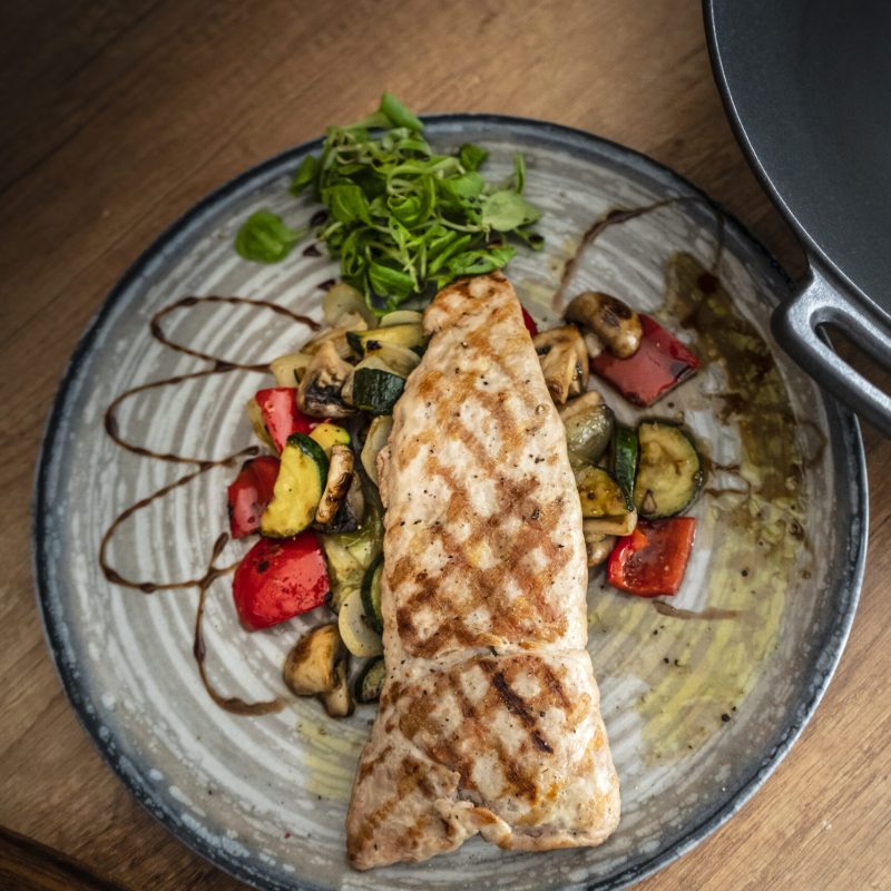 Punjeni svinjski lungić serviran u restoranu hotela Santiny u Svetoj Nedelji